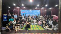 Dua anak muda, sutradara film dokumenter Kynan Tegar dan kreator konten Paskalia Wandira, tampil berbagi pengalaman mereka dalam menjaga budaya sekaligus merawat alam.