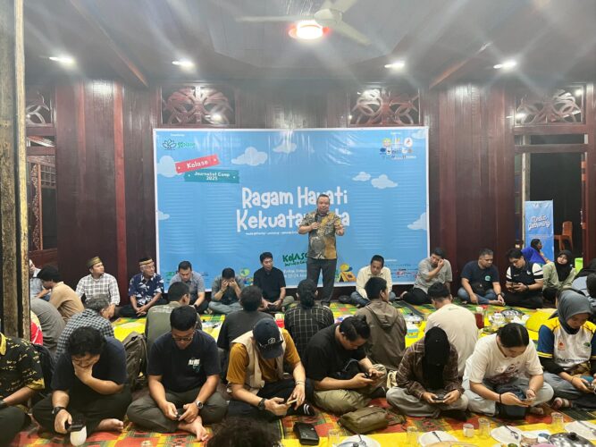 Suasana akrab menyelimuti Kampung Caping, Pontianak, ketika Kolase Jurnalis Camp (KJC) 2025 resmi dibuka, Jumat (22/8/2025) malam