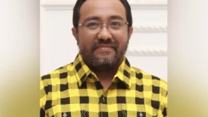 Henray Ekasaptra, Plt Ketua DPD Partai Golkar Kabupaten Melawi, menyatakan dukungannya terhadap penganugerahan gelar Pahlawan Nasional kepada Jenderal Besar H. M. Soeharto, Kamis (13/11/2025).