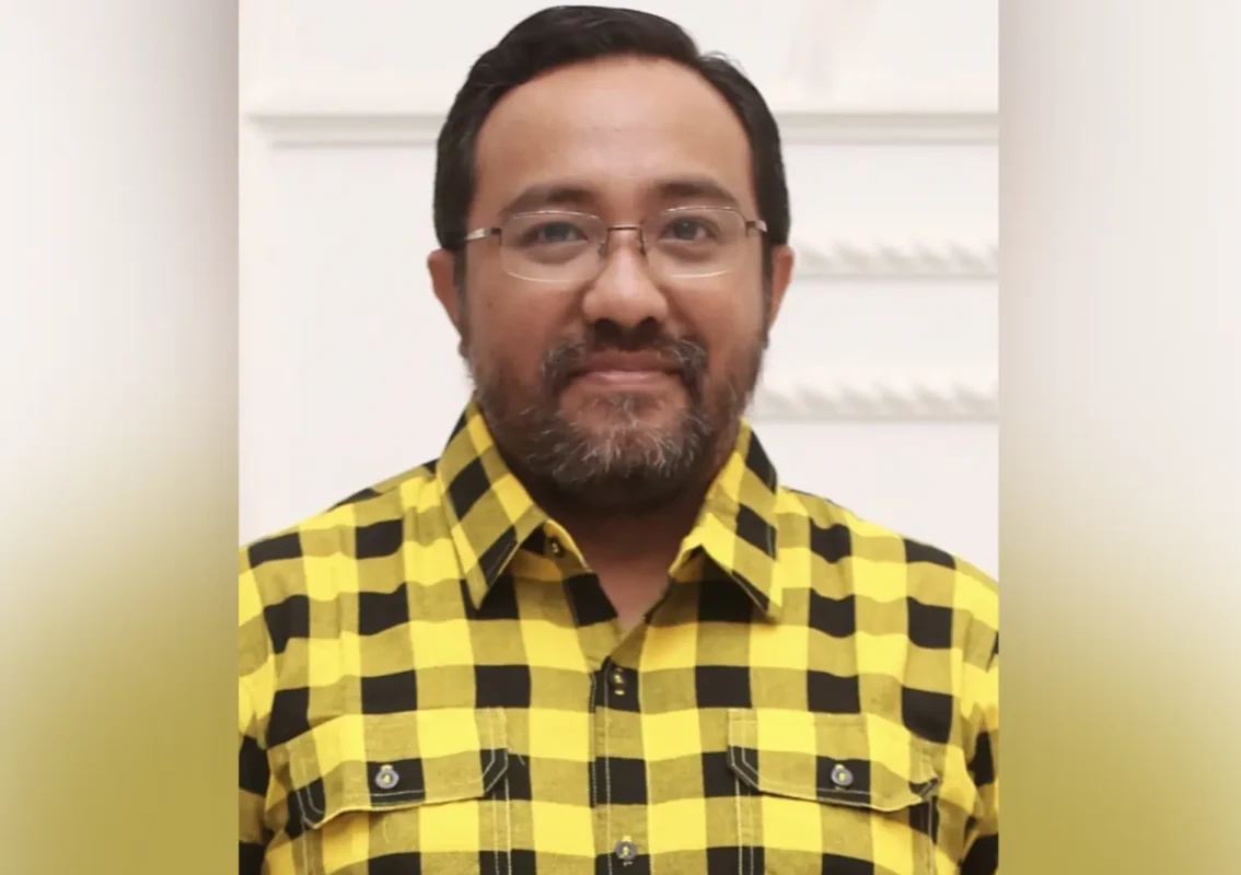 Henray Ekasaptra, Plt Ketua DPD Partai Golkar Kabupaten Melawi, menyatakan dukungannya terhadap penganugerahan gelar Pahlawan Nasional kepada Jenderal Besar H. M. Soeharto, Kamis (13/11/2025).