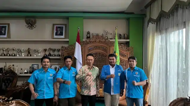 Audiensi DPD KNPI Kota Pontianak bersama Wali Kota Pontianak, Edi Rusdi Kamtono, membahas program aksi nyata pemuda untuk pembangunan kota tahun 2026.