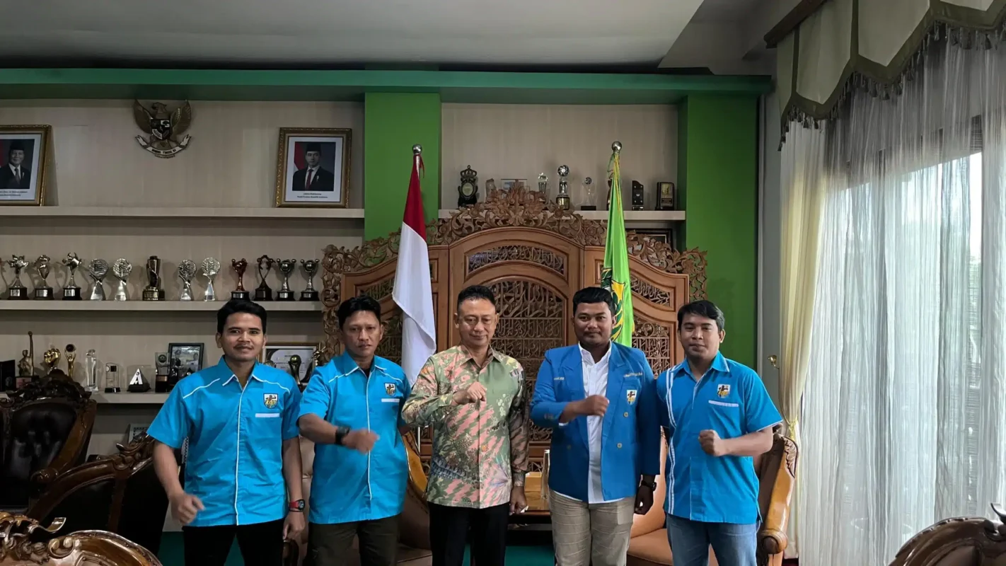 Audiensi DPD KNPI Kota Pontianak bersama Wali Kota Pontianak, Edi Rusdi Kamtono, membahas program aksi nyata pemuda untuk pembangunan kota tahun 2026.