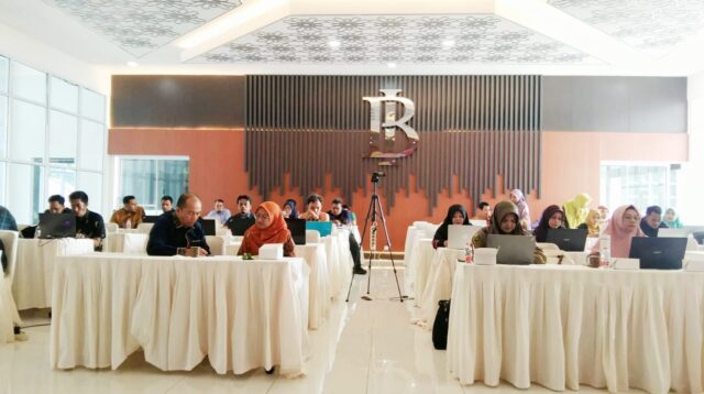 Workshop Internasional Review Pedoman FEBI, 26–27 November 2025, saat FEBI menuntaskan tiga dokumen strategis untuk penguatan tata kelola dan mutu akademik.