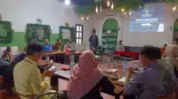 KI Kalbar Komisi Informasi Provinsi Kalimantan Barat saat menggelar refleksi akhir tahun Kilas Balik Keterbukaan Informasi Publik Kalbar 2025 di Pontianak, Jumat (19/12/2025). Ist