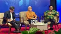 Pengusaha Muda HIPMI Suasana forum bisnis daerah yang dihadiri para pengusaha muda HIPMI Kalbar di Ballroom Hotel Alimoer.