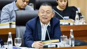 Cornelis mengikuti rapat mengenai Program Listrik Desa bersama Direksi PT PLN di DPR RI.